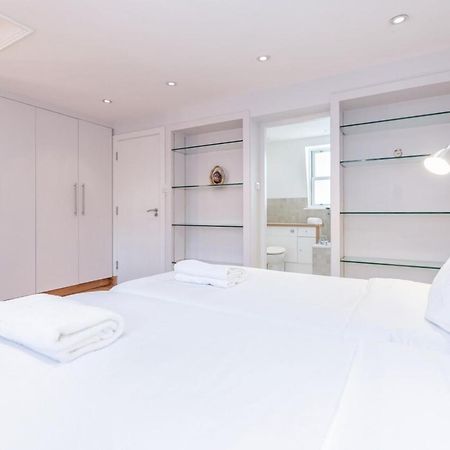 Beautiful 1 Bedroom Apartment In Victoria 런던 외부 사진